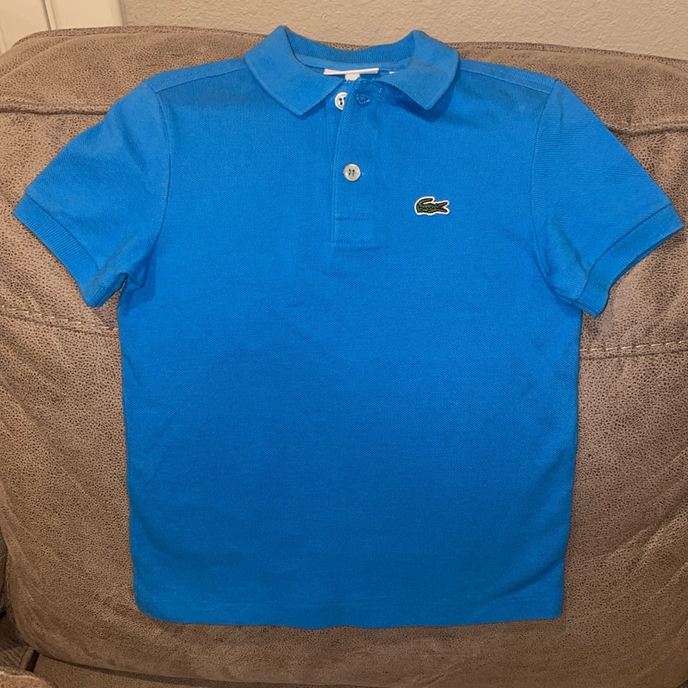 Like new, no stains or tears size 5 kids Lightning blue